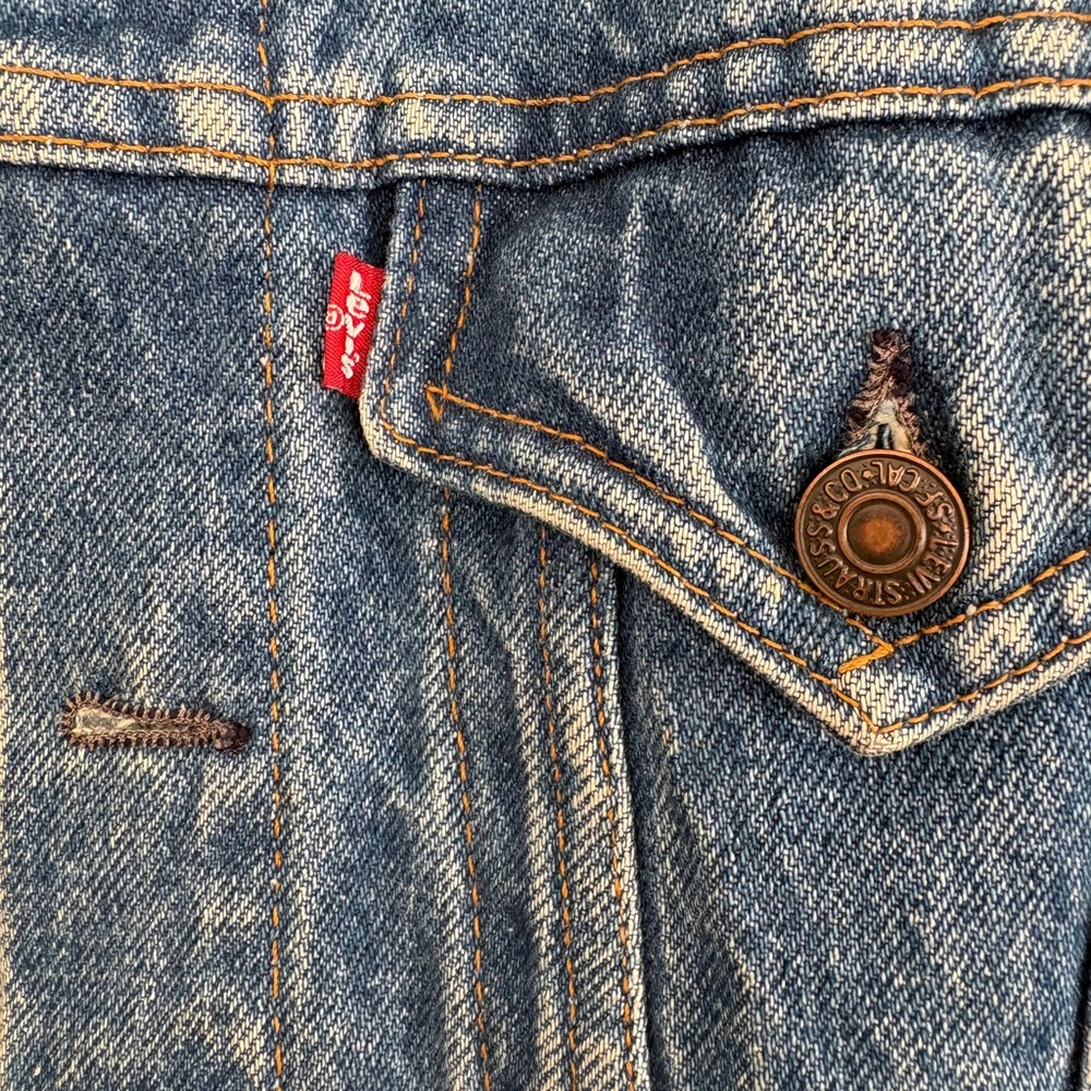 Vintage Levi's Blue Denim Jean Jacket - Picture 3 of 4